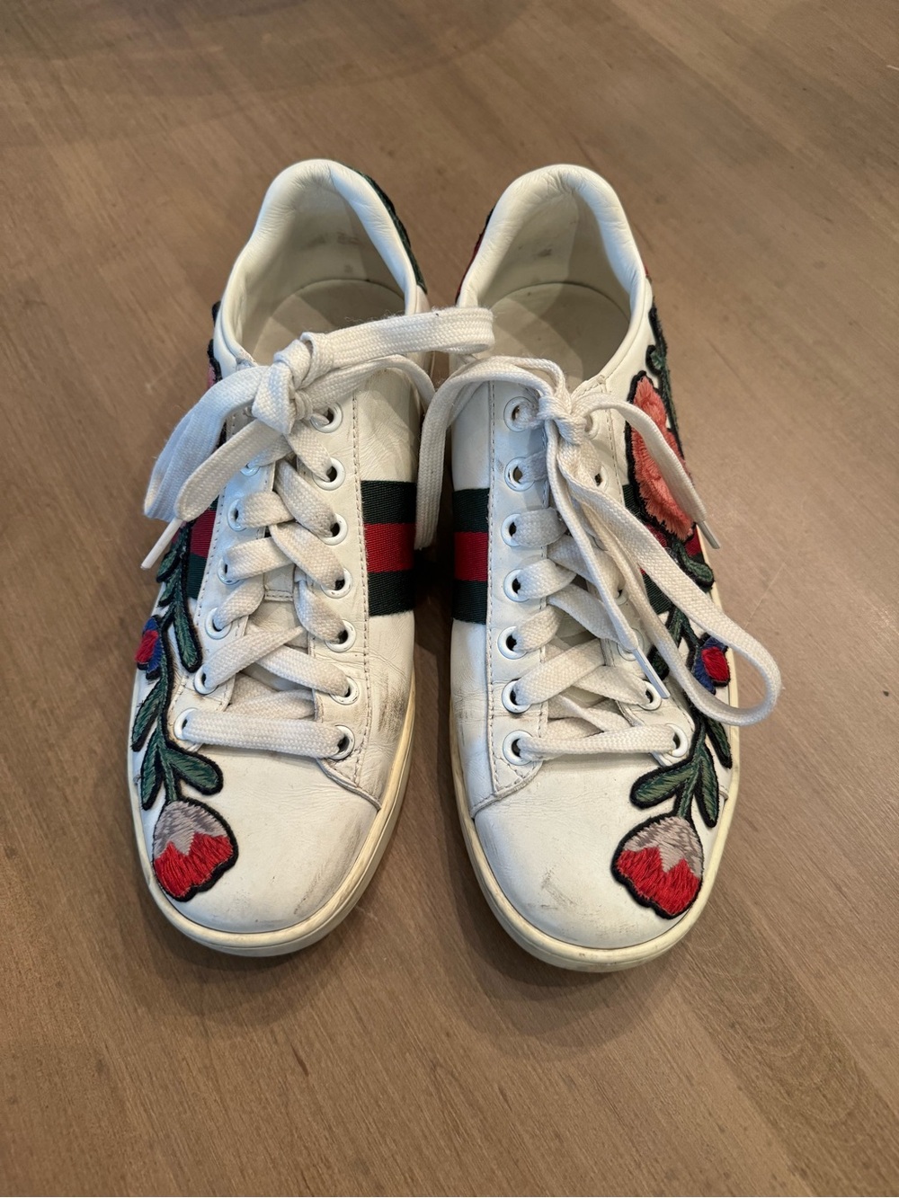 Gucci Ace White Floral Embroidered Lace-Up Women's Sneakers - Red & Green Accent - Picture 1 of 5